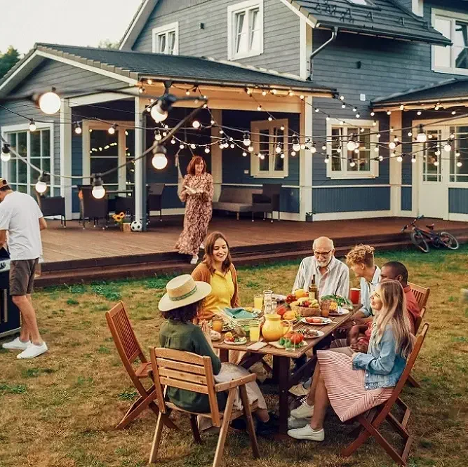 Summer_BBQs_-_Food_Family_and_Floo.original.format-webp (1)